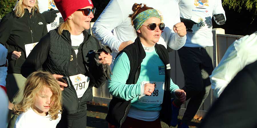 People running in a road race
